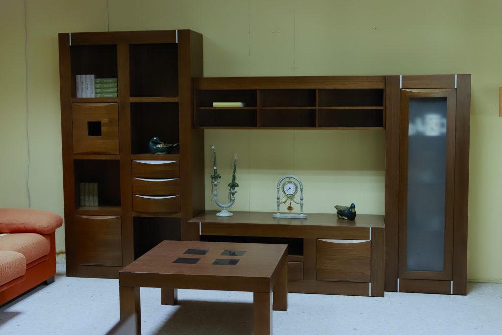 apilable estanteria salon madera pino oscuro vitrina