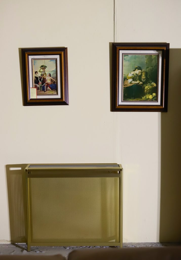 cubre radiador metal dorado cuadrod azulejos pinturas