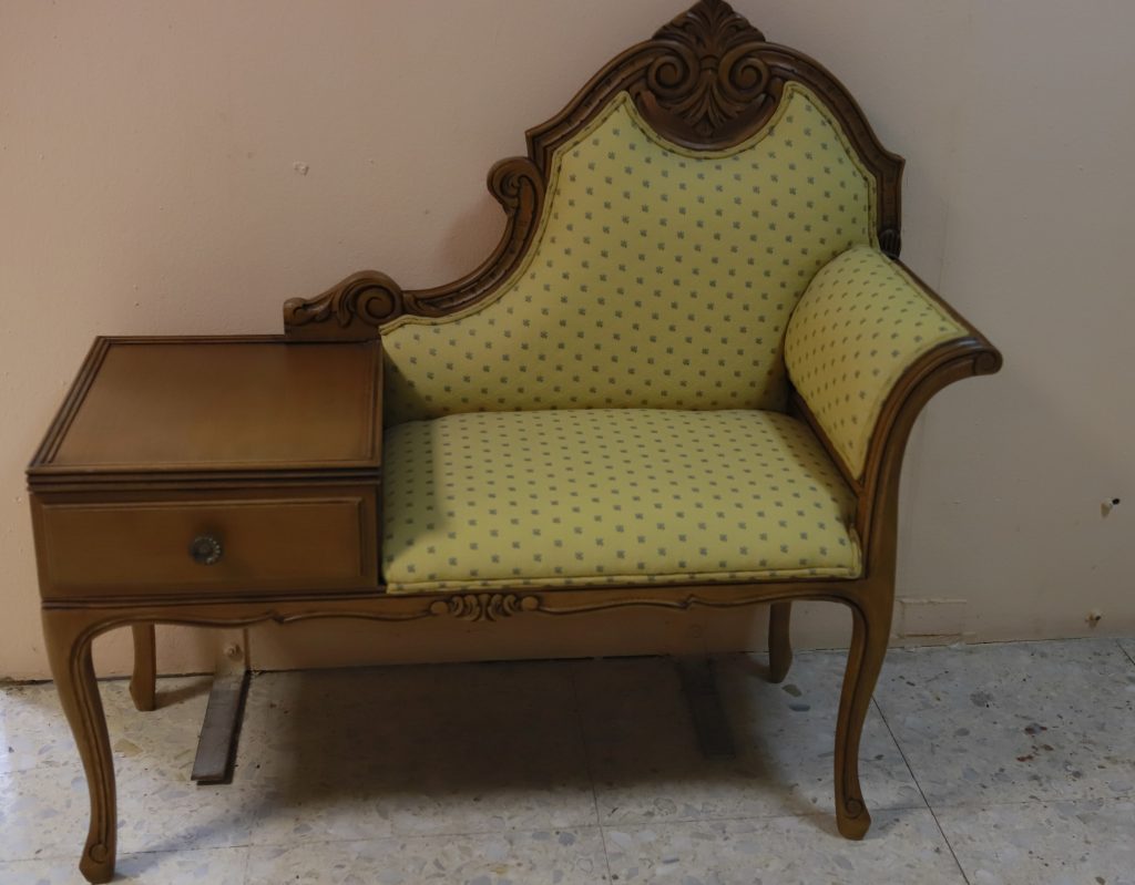 silloncito mesa telefonera incorporada cajon estilo rococo