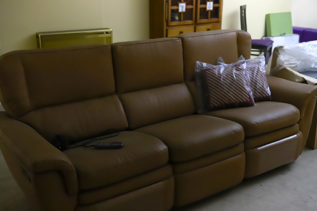 sofa 3 plazas reclinable motorizado cuero marron